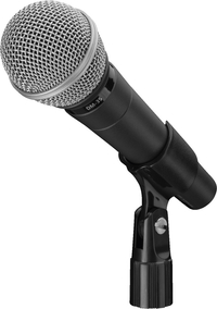 schwarzes dynamisches Mikrofon mit silbernem Mikrofonkorb mit Mikrofonhalter 